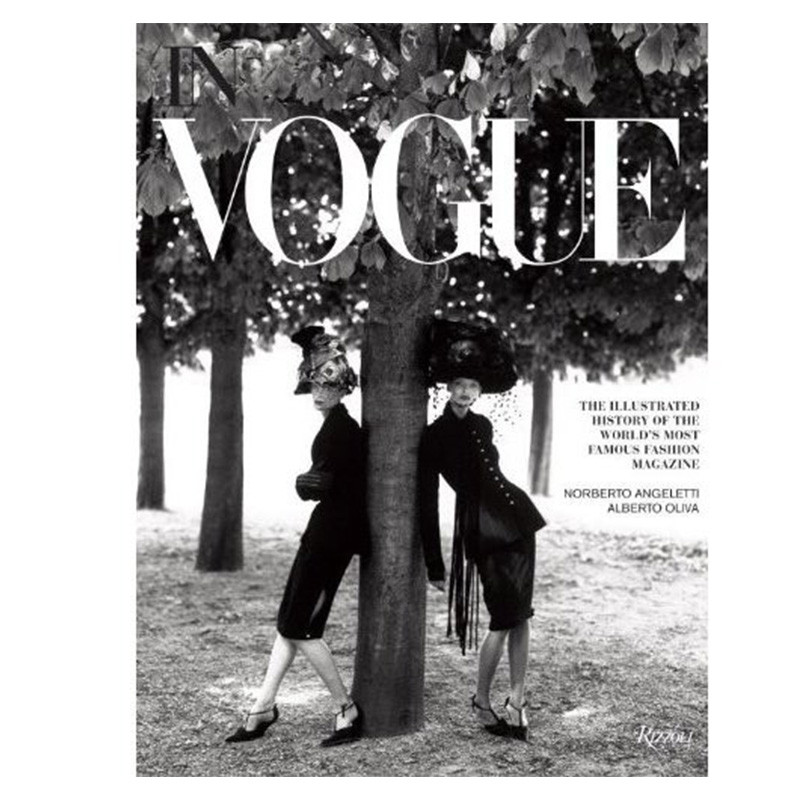 In Vogue: An Illustrated History of the World`s Most Famous Fashion Magazine