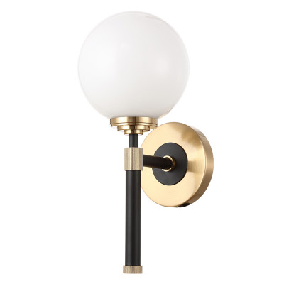 Бра с белым стеклянным плафоном в форме шара Cedar & Moss Light