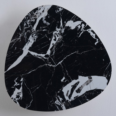 Бра треугольной формы из искусственного мрамора черного цвета Длина 47 см Ginger & Jagger