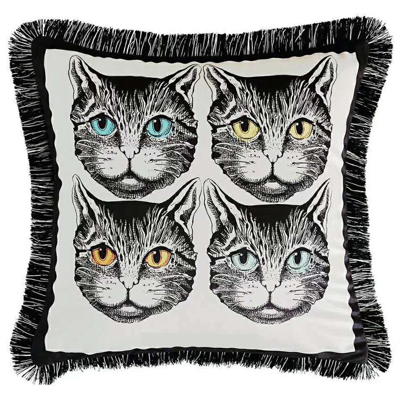 Декоративная подушка с вышивкой Cтиль Gucci Four Cats White
