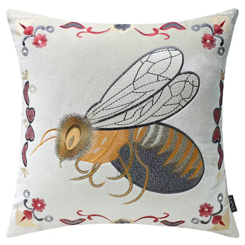 Декоративная подушка с вышивкой Пчела Стиль Gucci Bee Pillow