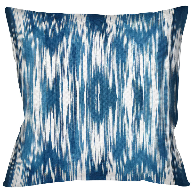 Декоративная подушка с голубым узором Ikat Pattern