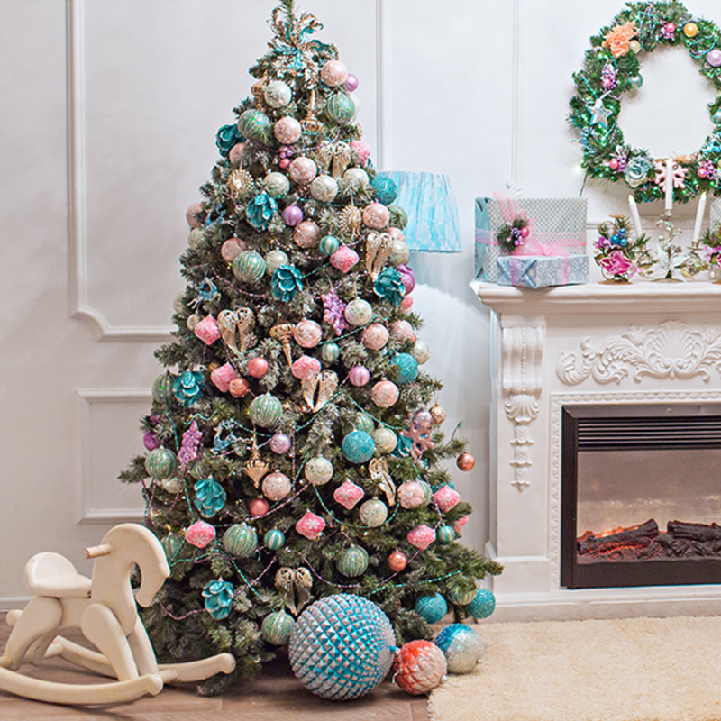 Дизайнерская Елка украшенная Розовым и Голубым декор Pink and Blue Decor