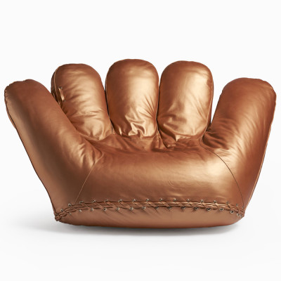 Дизайнерское кожаное кресло в форме руки Poltronova Joe Gold Armchair
