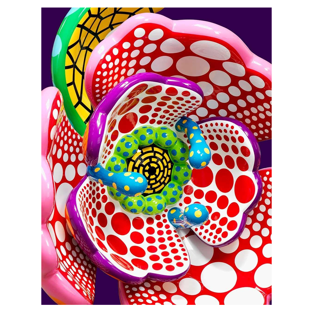Книга по искусству Yayoi Kusama: I Spend Each Day Embracing Flowers