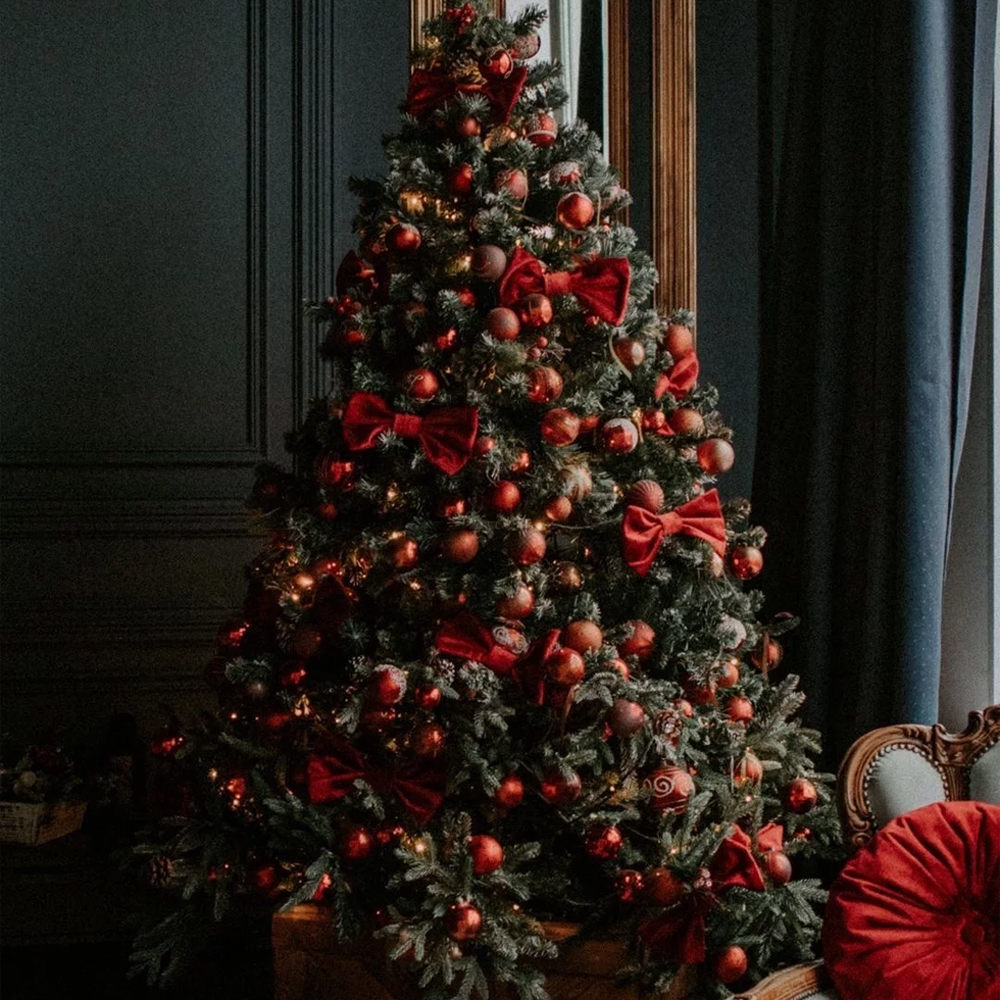 Комплект Новогодней Елки с бархатными бантами и красно-золотыми игрушками