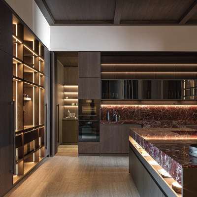 Кухонный гарнитур из красного мрамора и дерева VVD Dada Engenereed Kitchen