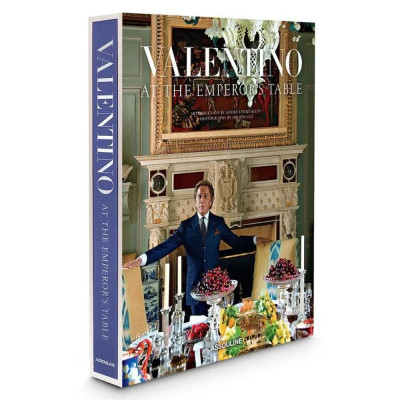 Лимитированная большая подарочная книга Valentino: At the Emperor's Table
