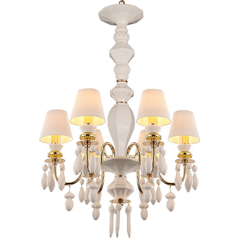 Люстра с декором в виде белых подвесок круглой и овальной формы Annette Chandelier