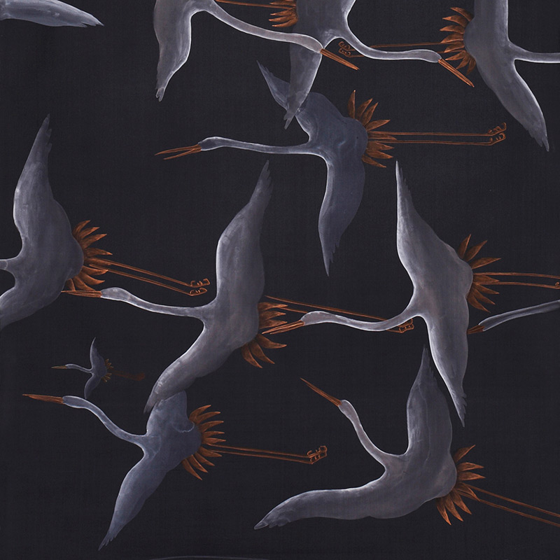 Обои ручная роспись Cranes Scroll Limewash on Pitch dyed silk