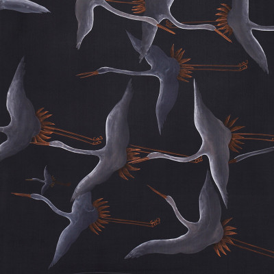 Обои ручная роспись Cranes Scroll Limewash on Pitch dyed silk