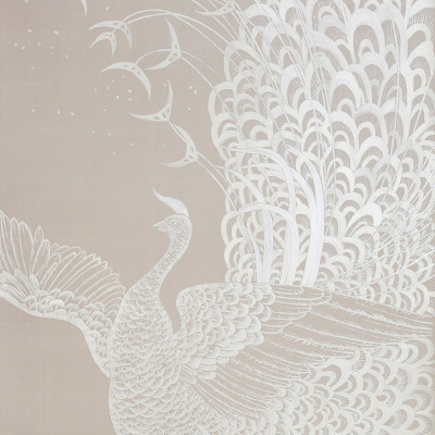 Обои ручная роспись в стиле Арт-деко Whistler Peacocks Special Colourway on Almost Mauve dyed silk