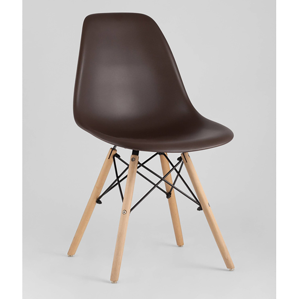 Пластиковый стул на ножках из массива бука Eames Brown