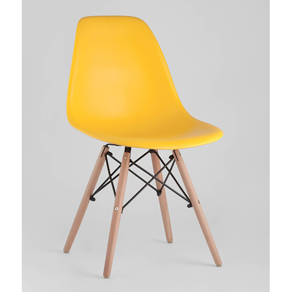 Пластиковый стул на ножках из массива бука Eames Yellow