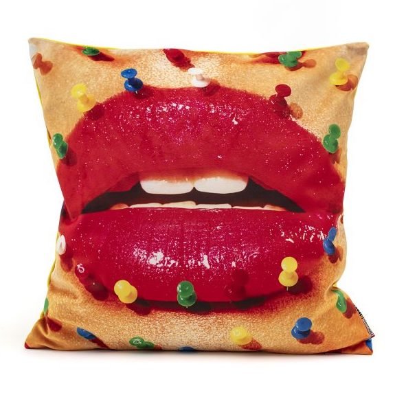 Подушка Seletti Cushion Mouth with pins Design: Toiletpaper
