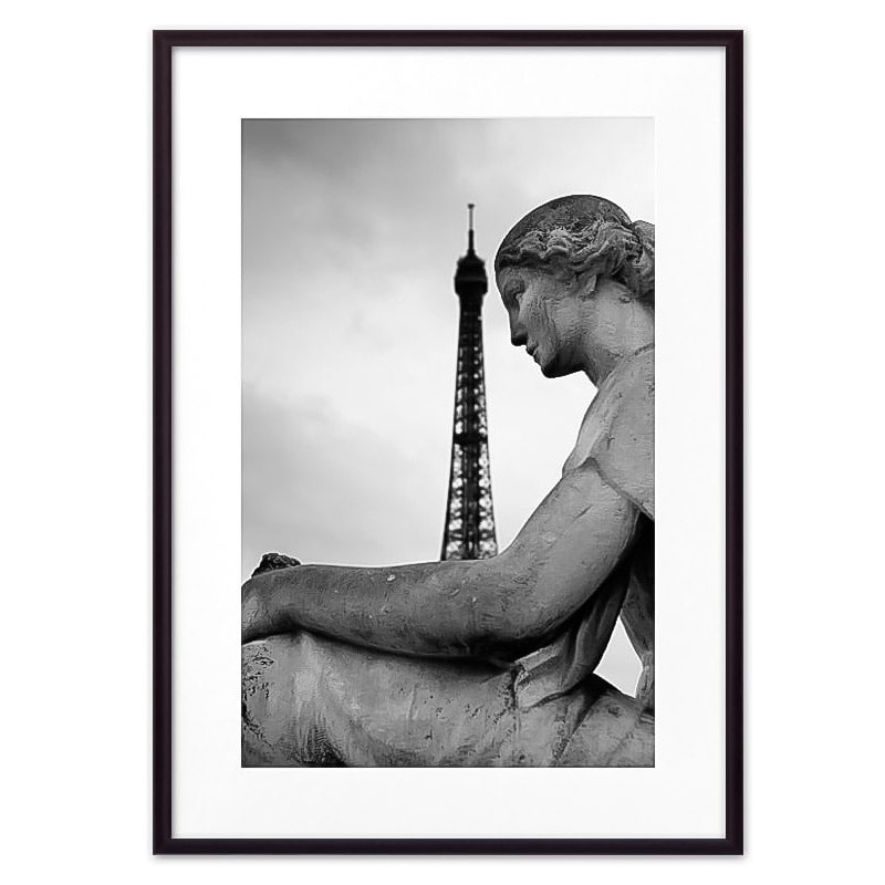 Постер Woman Statue in Paris