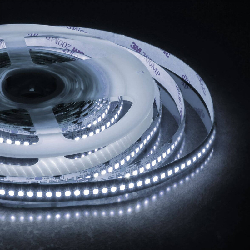Светодиодная лента 26W/m 240Led/m 2835SMD дневной белый