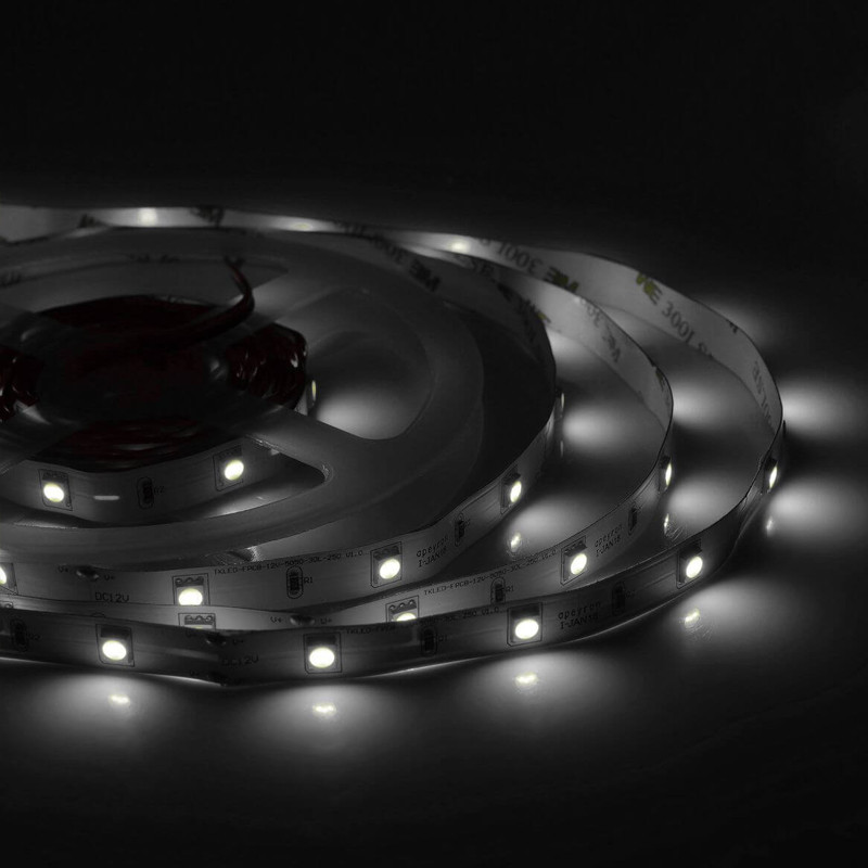 Светодиодная лента 7,2W/m 30Led/m 5050SMD дневной белый 5M