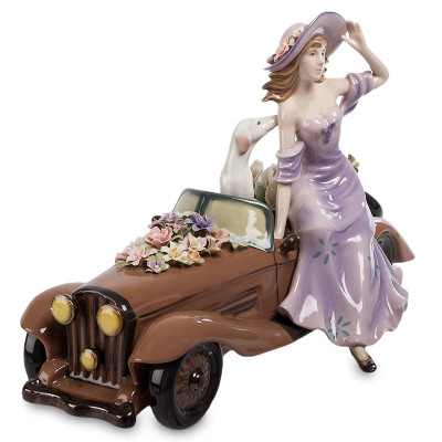 Статуэтка фарфоровая Девушка с автомобилем Charming Statuette