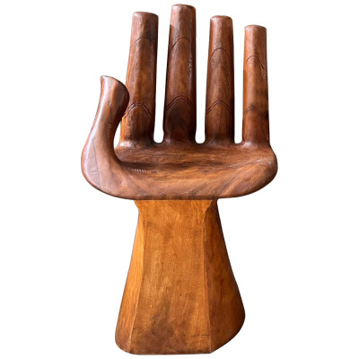 Стул из массива дерева в виде руки Buddha's Hand