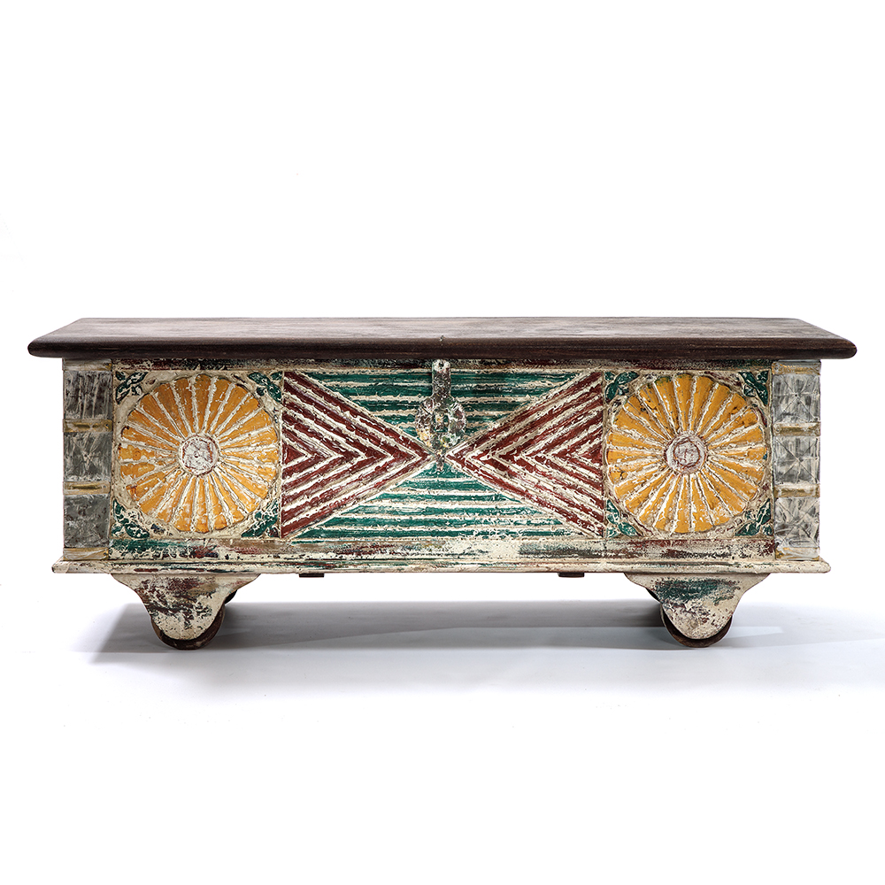 Сундук резной Advaith Carved Antique Chest