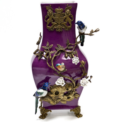 Фарфоровая ваза Mystic Purple & Magpies