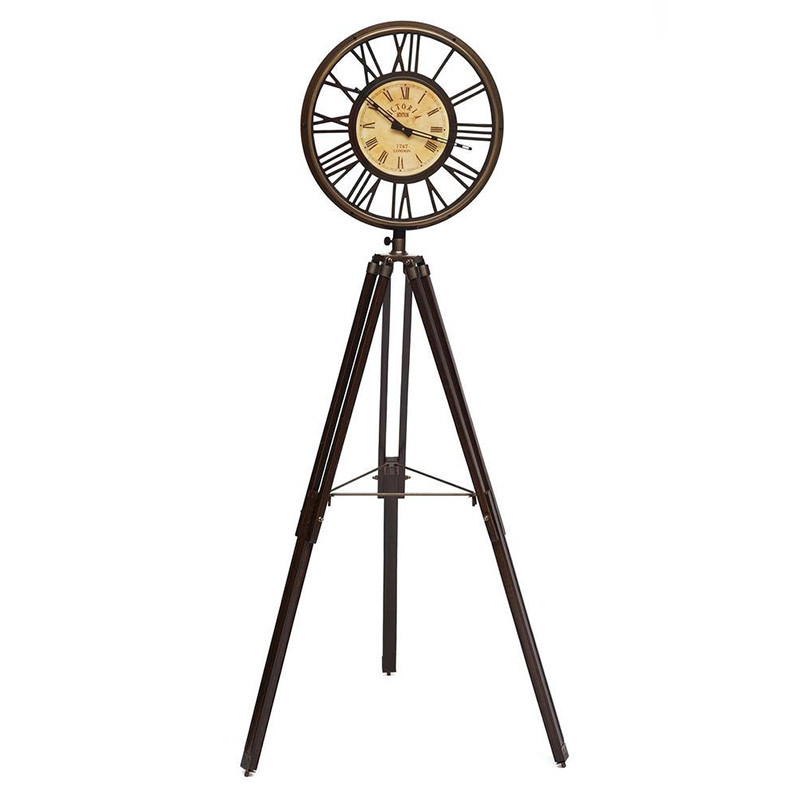 Часы Victorian Era Watch on a tripod
