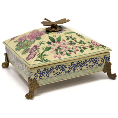 Шкатулка Box on Bronze Legs