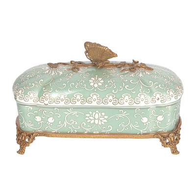 Шкатулка светлая с фигуркой на крышке бабочка Alice