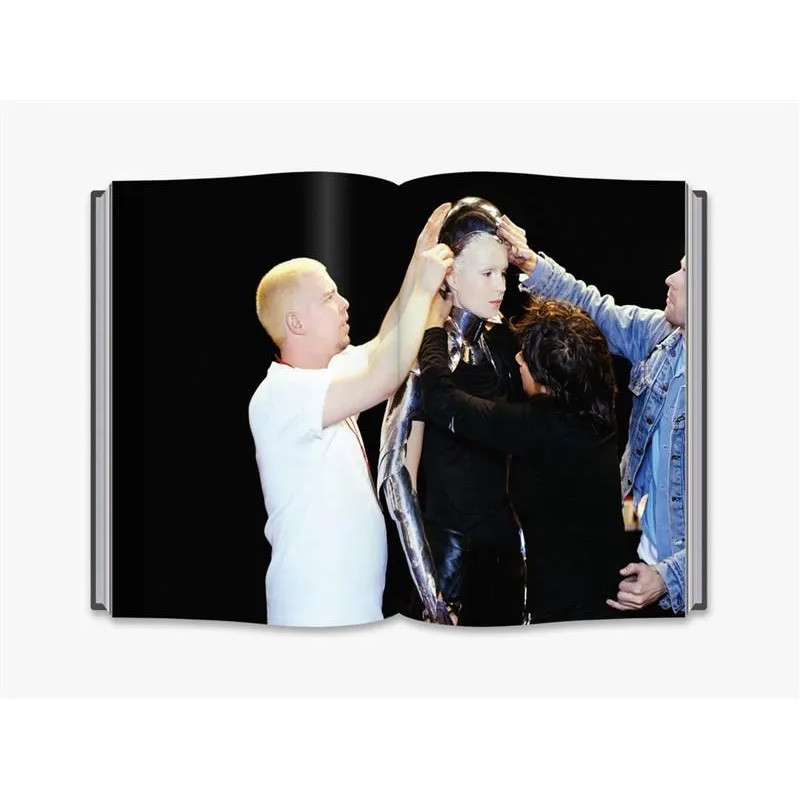 Alexander McQueen: Unseen