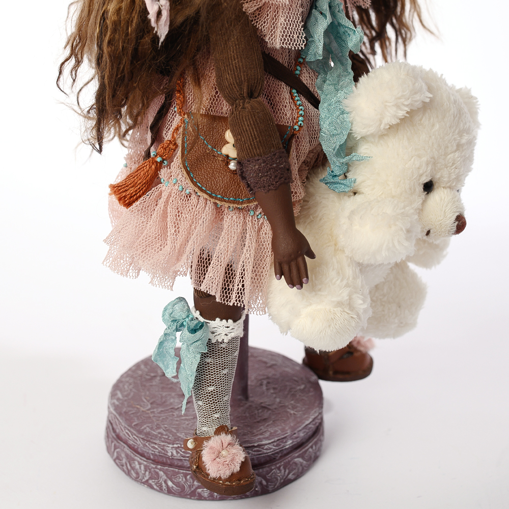 Авторская кукла Девочка с медвежонком