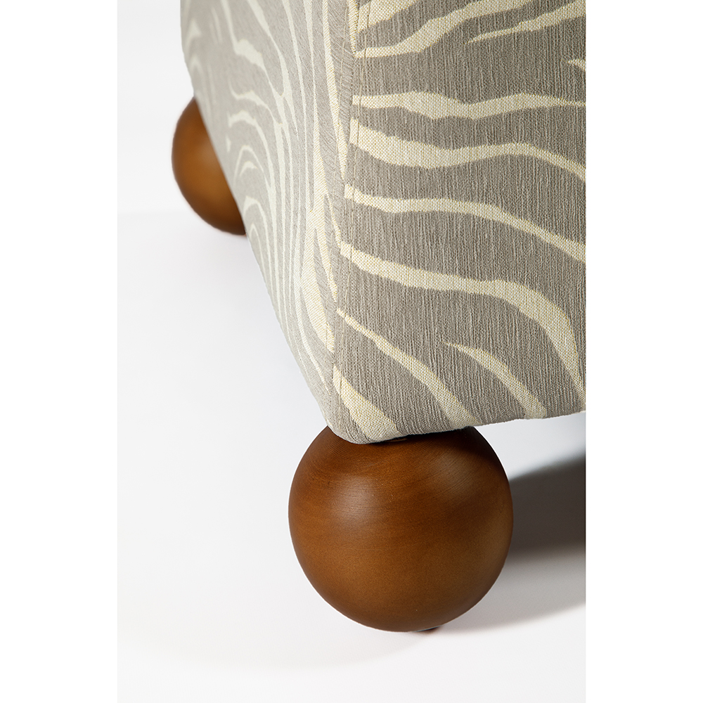 Банкетка Wakonda Gray Zebra с деревянными шариками