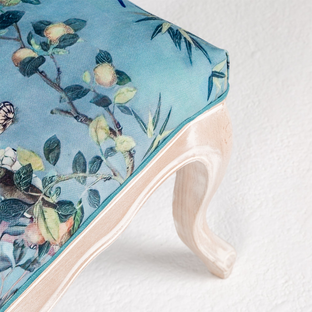 Банкетка из массива бука с цветочным принтом Turquoise Beige Chinoiserie Garden Banquette