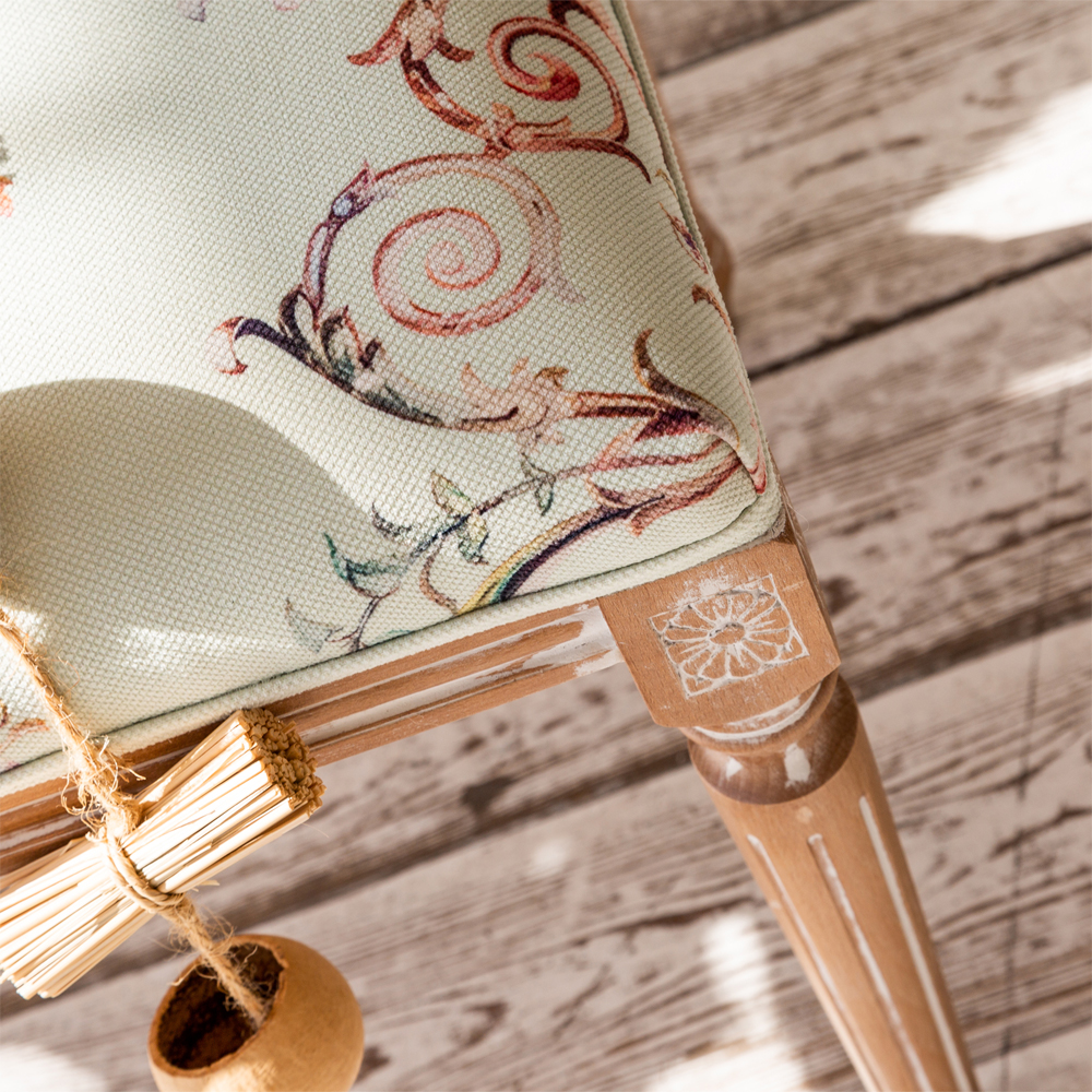 Банкетка из массива бука светло-зеленая с растительным орнаментом Raffael Angel Floral Banquette