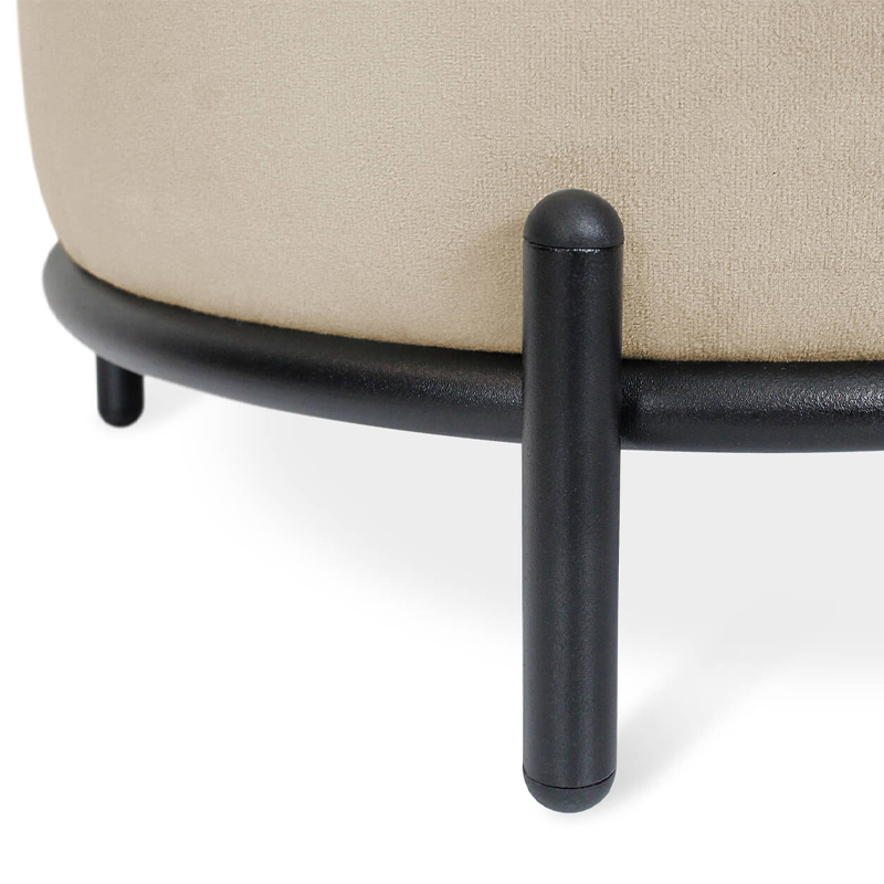 Банкетка круглая бежевый велюр на 4-х металлических ножках черного цвета SANJAY