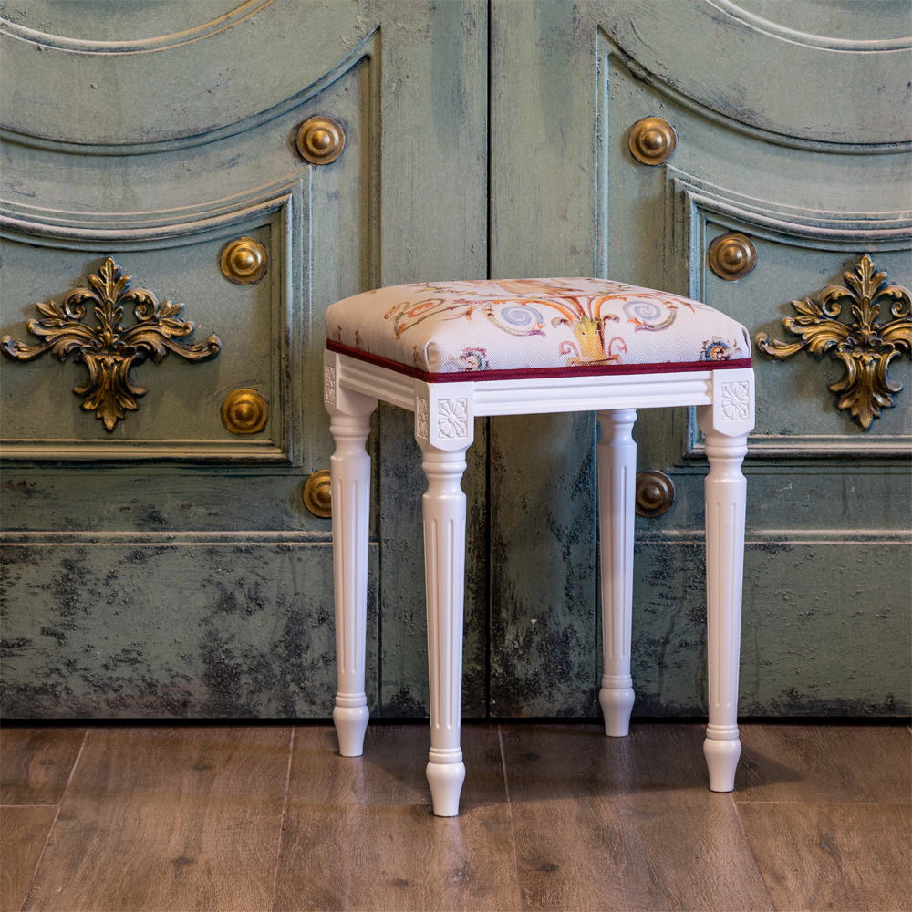 Банкетка одноместная из массива бука бежевая с растительным орнаментом Raffael Beige Floral Banquette