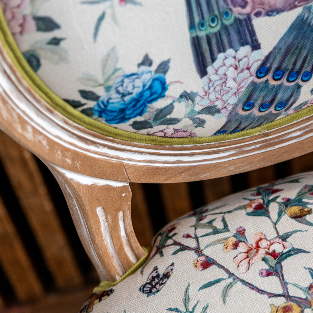 Барный стул из массива бука с изображением птиц и цветов Beige Green Chinoiserie Garden Chair