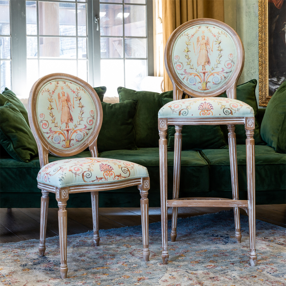 Барный стул из массива бука светло-зеленый с растительным орнаментом Raffael Angel Green Bar stool