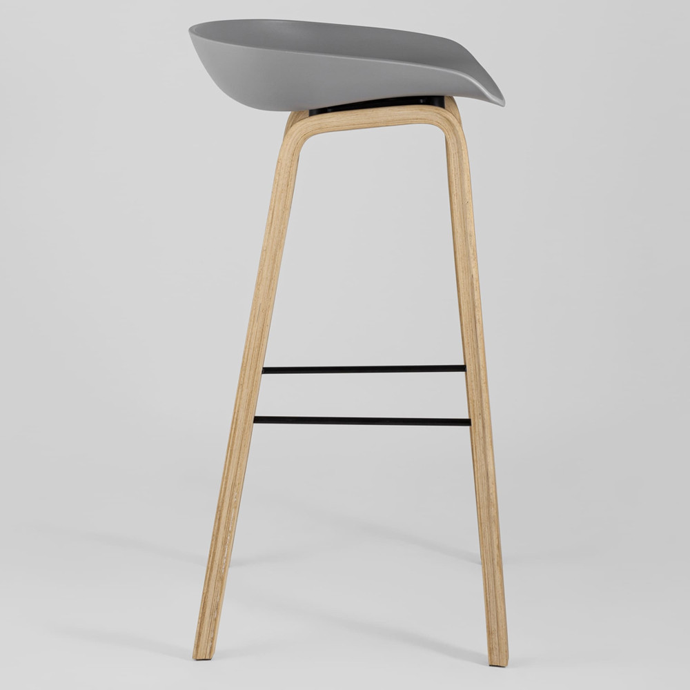 Барный стул на ножках из натурального дерева Boras Grey