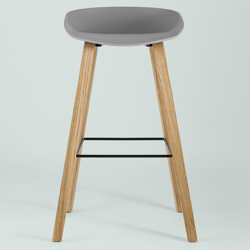 Барный стул на ножках из натурального дерева Boras Grey