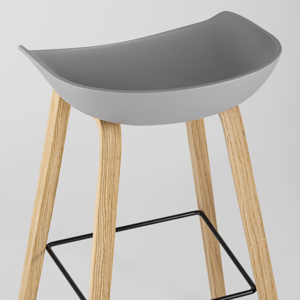 Барный стул на ножках из натурального дерева Boras Grey