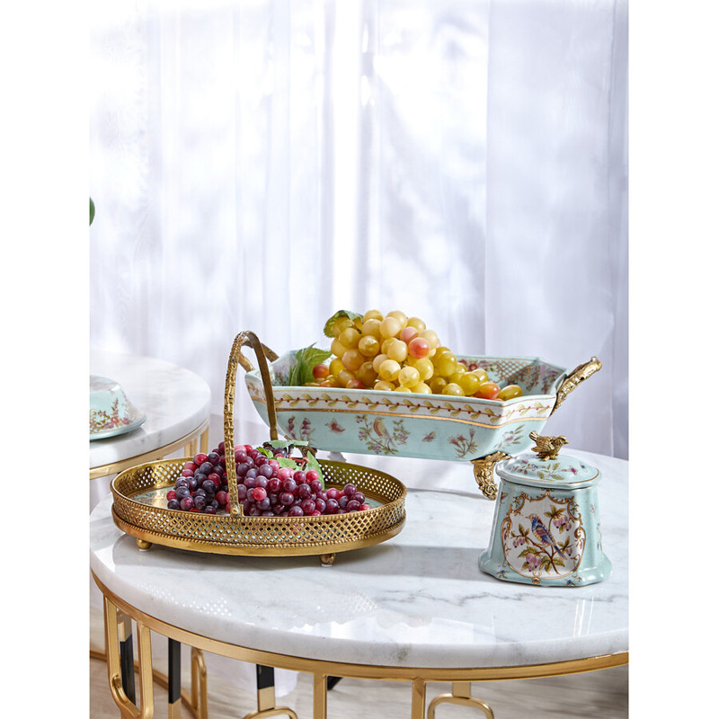 Блюдо прямоугольное из голубого фарфора с ручками и рисунком птиц и цветов Blue Garden