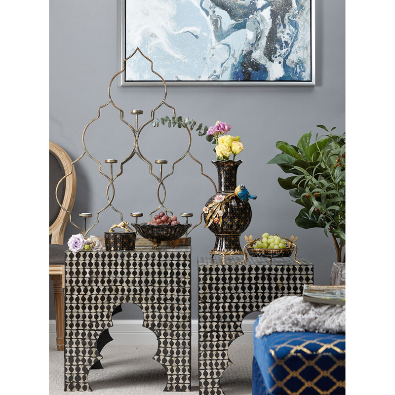 Блюдо черного цвета из фрафора на бронзовых ножках Eden Garden porcelain and bronze