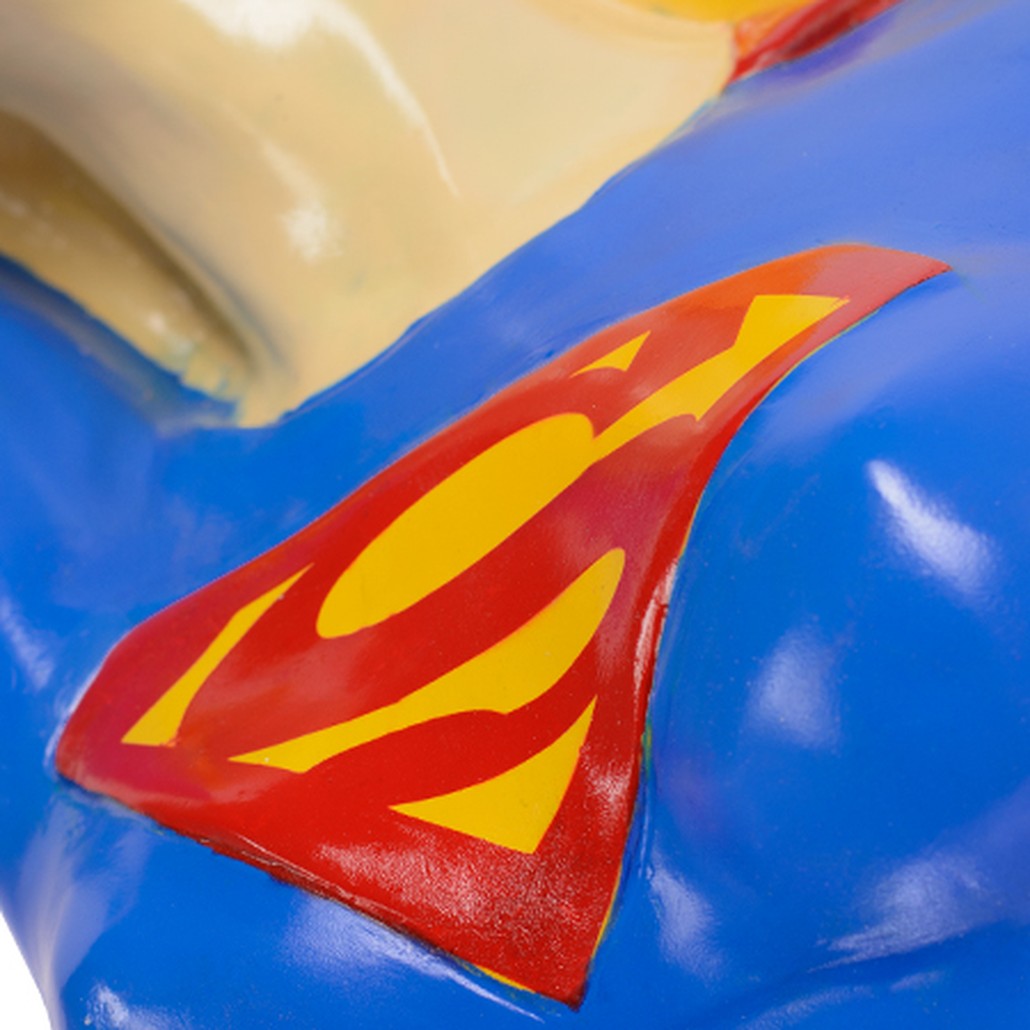 Большой арт-объект Superwoman