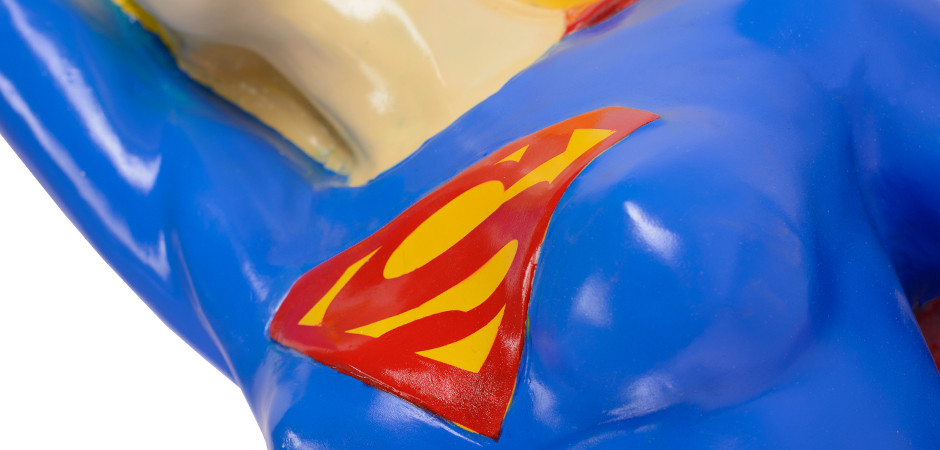 Большой арт-объект Superwoman