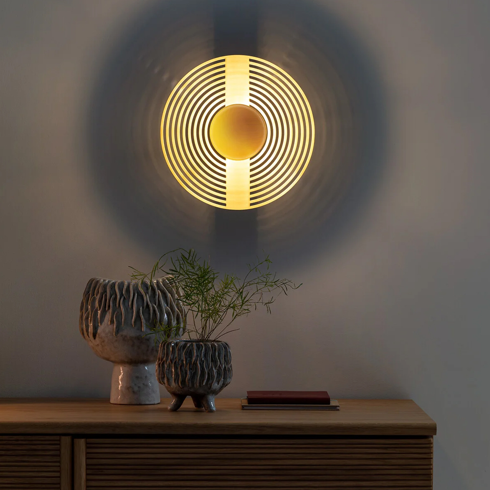 Бра в виде металлического диска Amadis Gold Wall Lamp