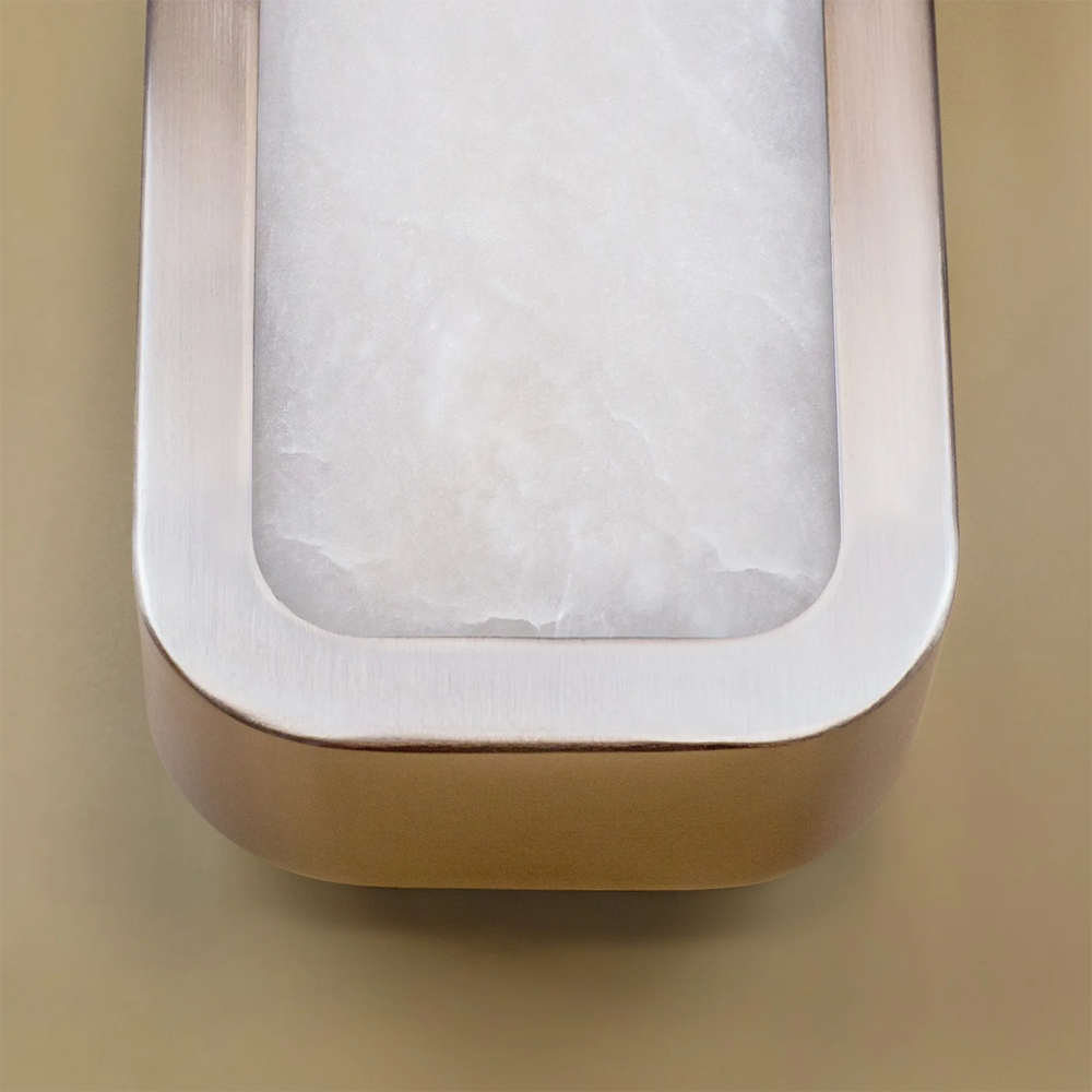 Бра в металлическом корпусе с рассеивателем из бежевого алебастра Cryptocrystalline Stone