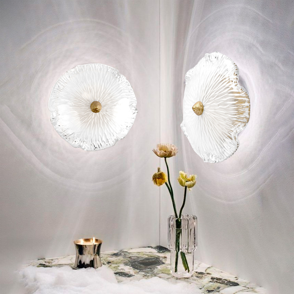 Бра в форме прозрачного стеклянного цветка с рельефной текстурой Textured Glass