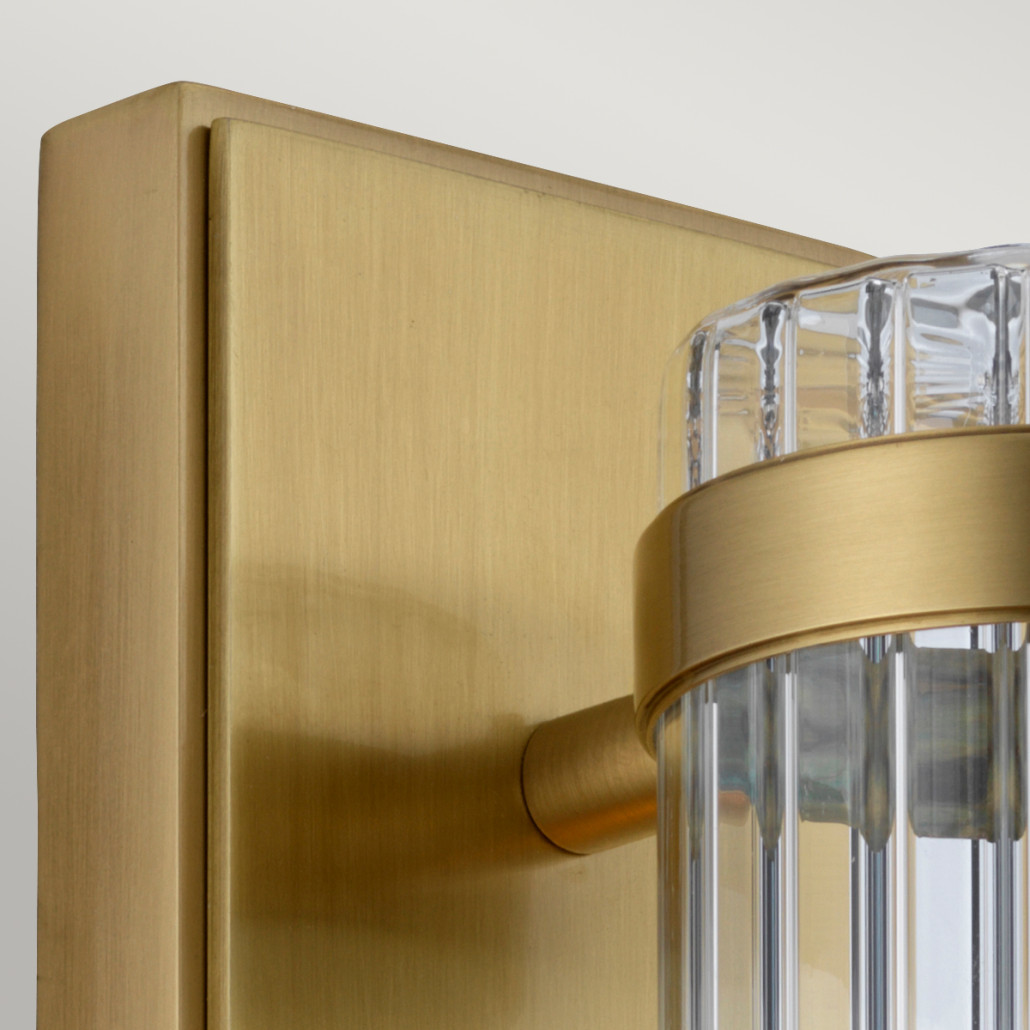 Бра вертикальное с рифленым стеклянным плафоном и прямоугольным основанием Quintiesse