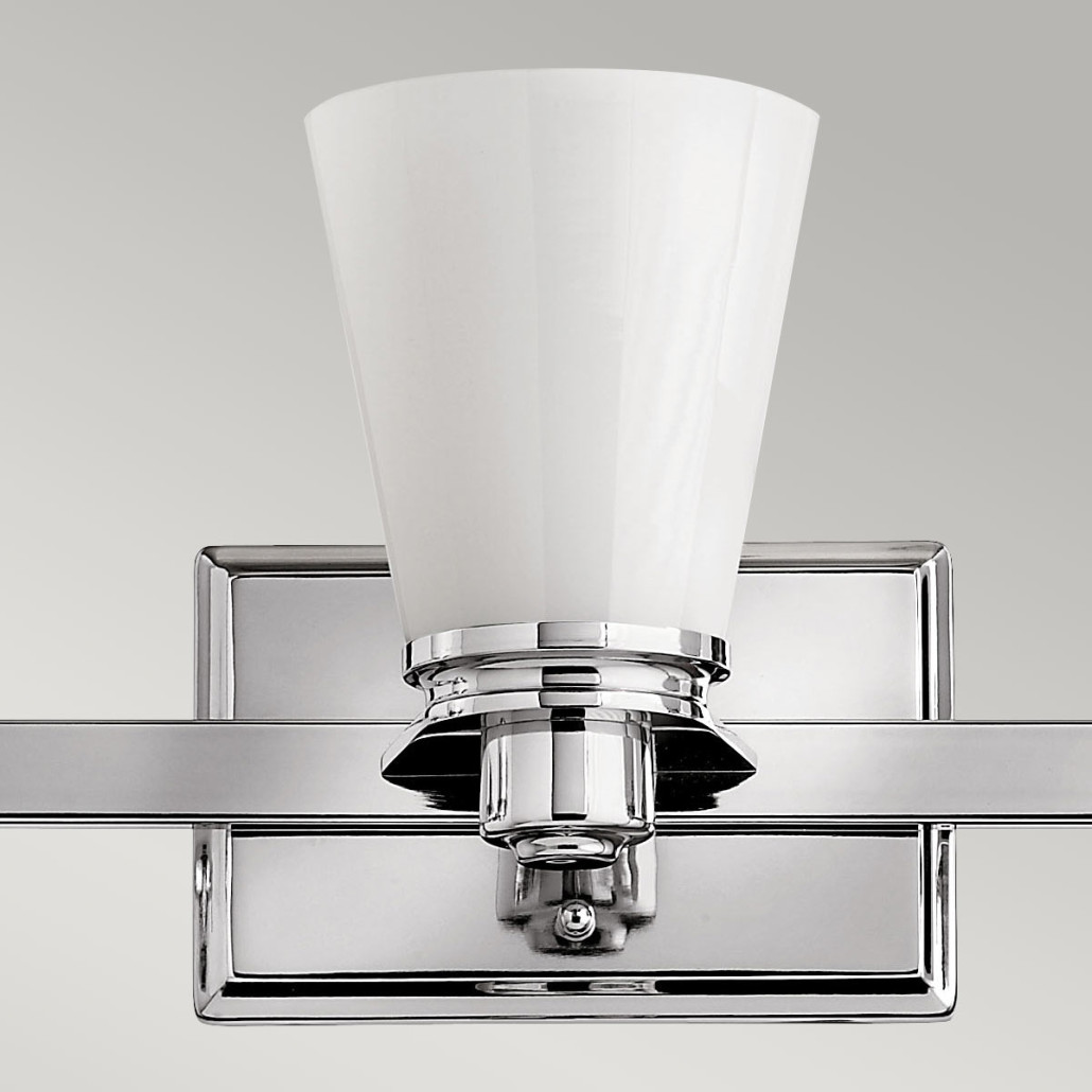 Бра для ванных комнат с белыми стеклянными конусными плафонами Hinkley